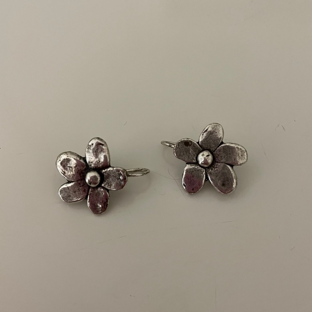 Sliver flower earrings